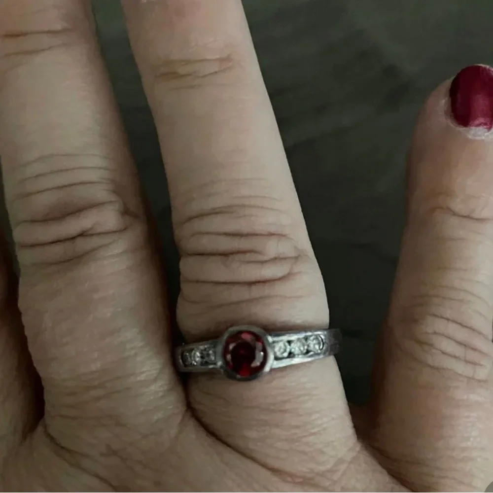 GEMSTONE RING - Picture 1 of 3